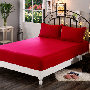 Комплект в ЧЕРВЕНО – чаршаф с ластик и 2 калъфки 